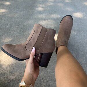 NEW LILIANA Short Heel Booties